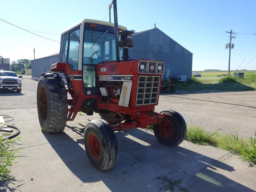 Main image International Harvester 1086