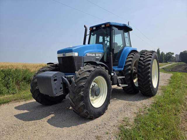 Image of New Holland 8770 equipment image 3