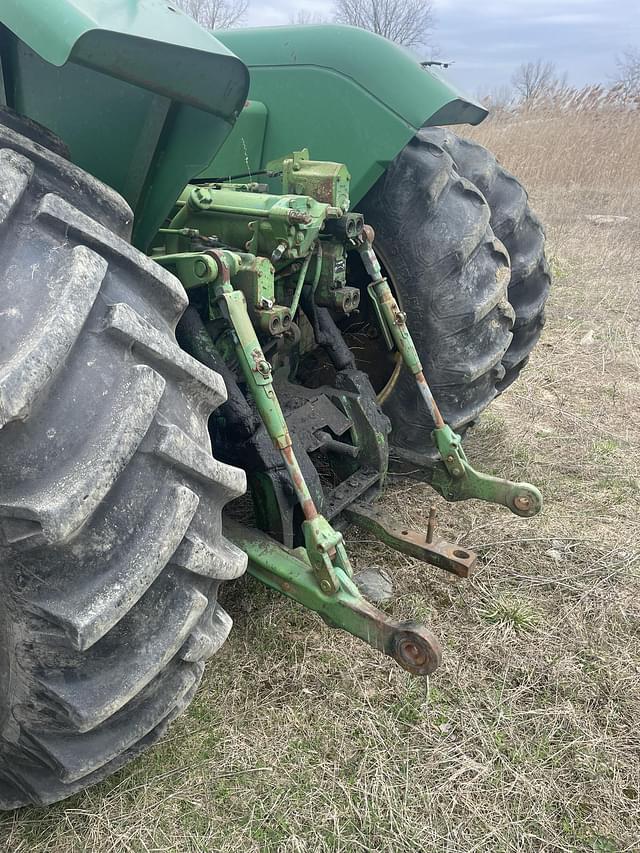 Image of John Deere 8440 equipment image 4