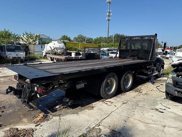 Image of Peterbilt 348 equipment image 3