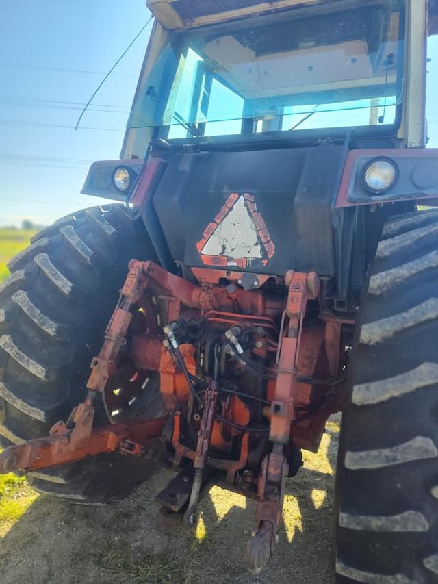 Image of International Harvester 1586 equipment image 2