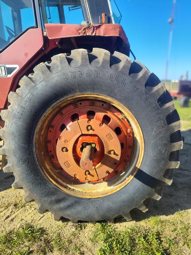 Image of International Harvester 1586 equipment image 4
