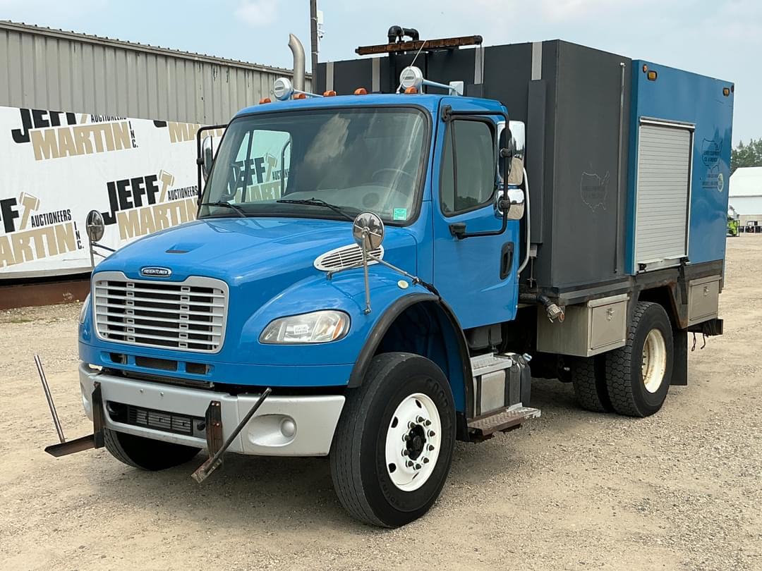 Image of Freightliner M2 Primary image