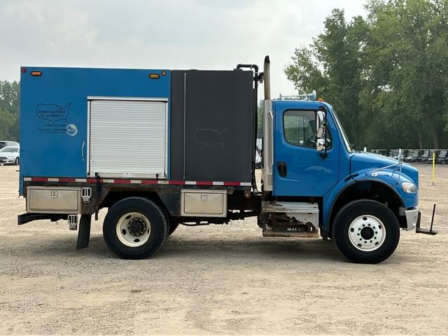 Image of Freightliner M2 equipment image 3