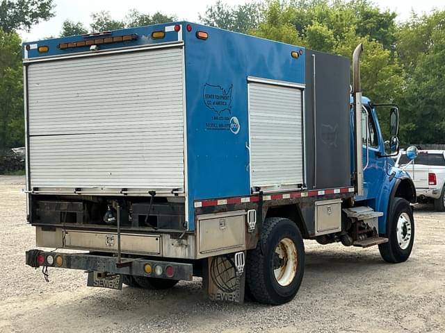 Image of Freightliner M2 equipment image 4