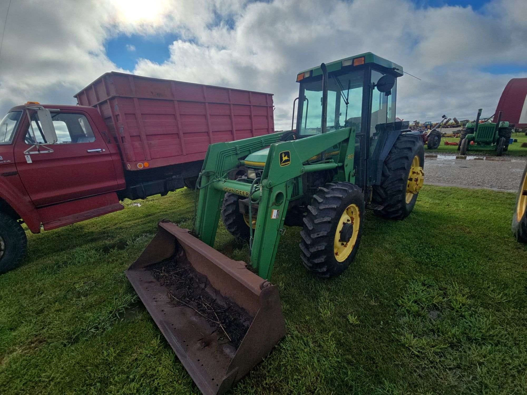 1997 John Deere 5500 Equipment Image0