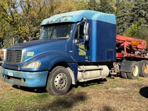 2005 Freightliner Columbia Image