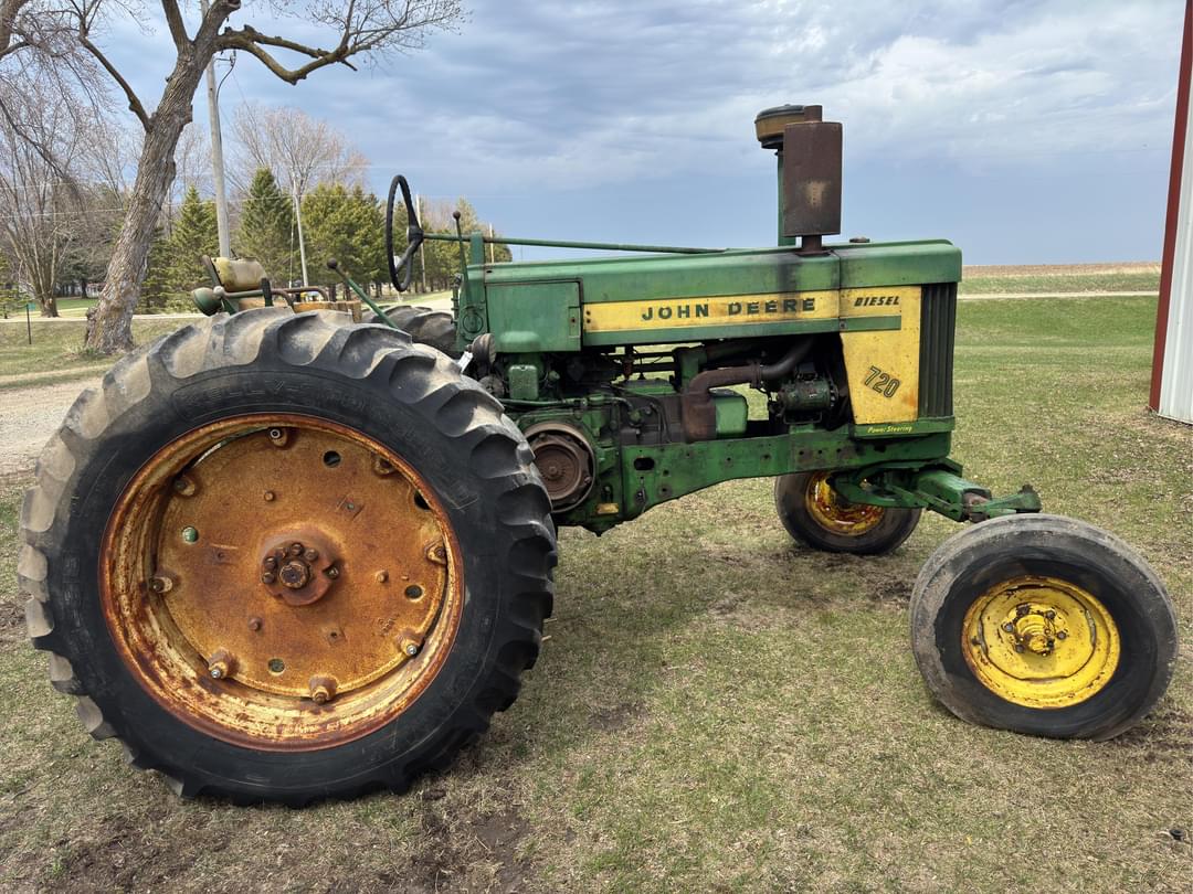 Image of John Deere 720 Primary image