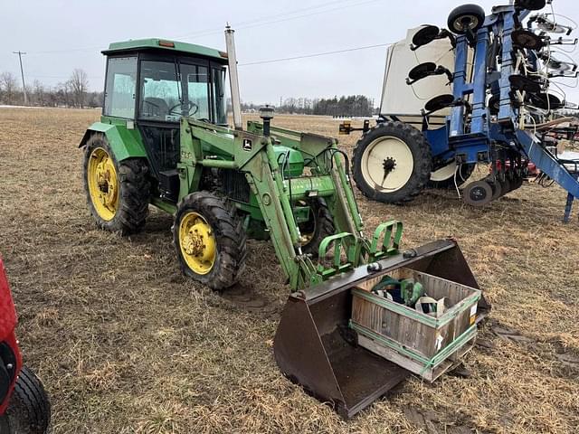 Image of John Deere 2755 equipment image 4