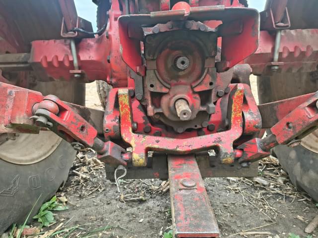Image of International Harvester 1466 equipment image 3