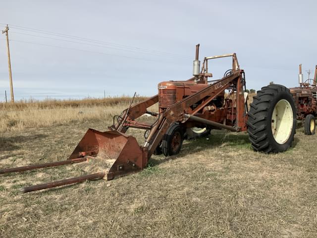 Image of Farmall M equipment image 1