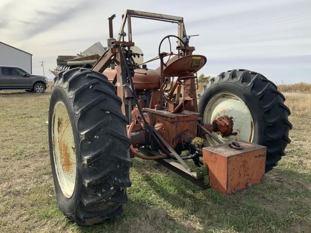 Image of Farmall M equipment image 3