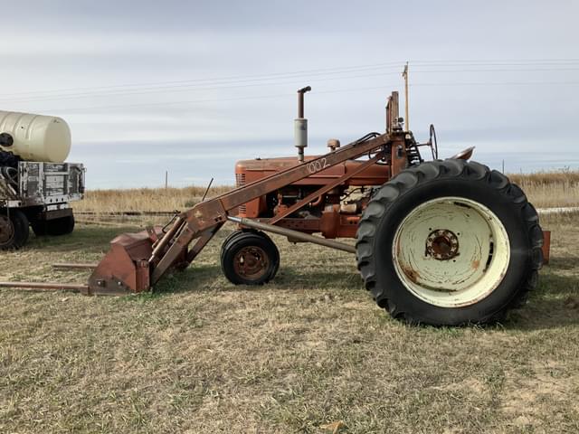 Image of Farmall M equipment image 2