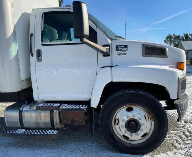 Image of GMC C7500 equipment image 3