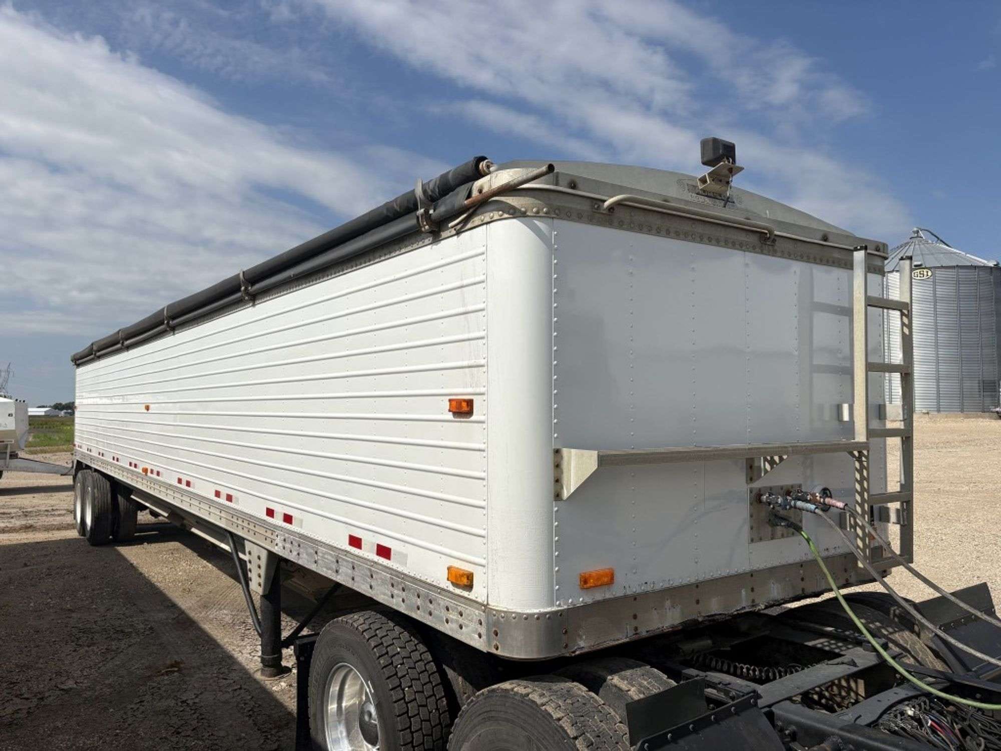 1990 Timpte Super Hopper Equipment Image0