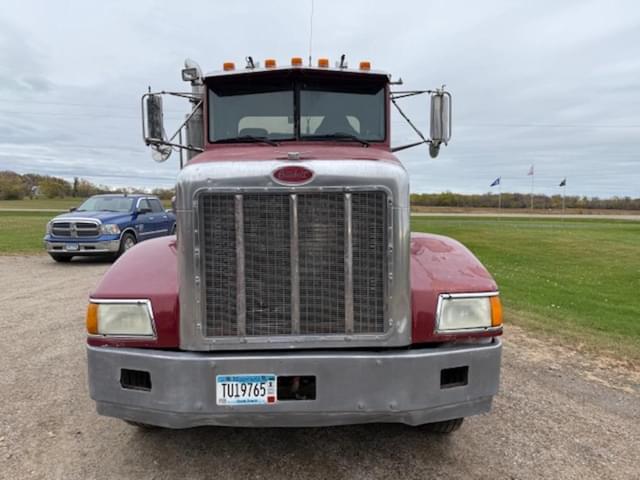 Image of Peterbilt 385 equipment image 2