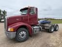 2001 Peterbilt 385 Image