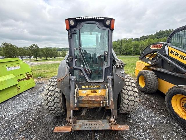 Image of New Holland L230 equipment image 3