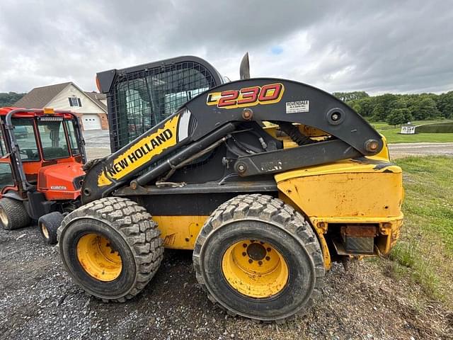 Image of New Holland L230 equipment image 1