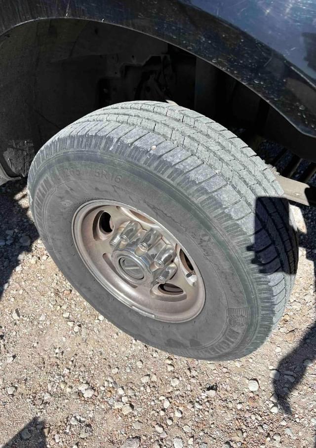 Image of Ford F-350 equipment image 3