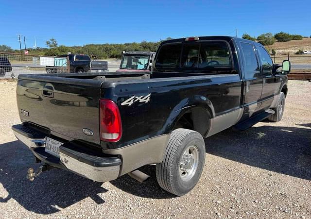 Image of Ford F-350 equipment image 4