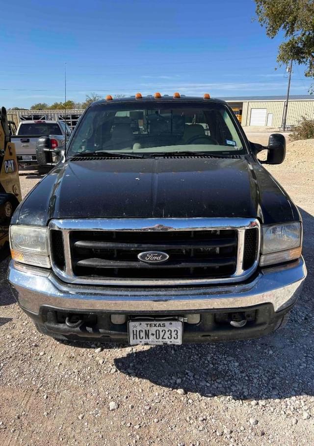 Image of Ford F-350 equipment image 1