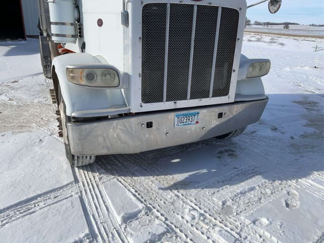 Image of Peterbilt 388 equipment image 1