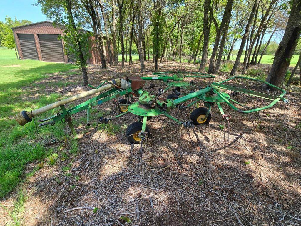 Image of John Deere 752 Primary image
