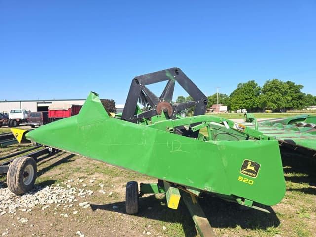 Image of John Deere 920 equipment image 1