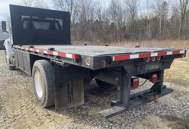 Image of Ford F-750 equipment image 2