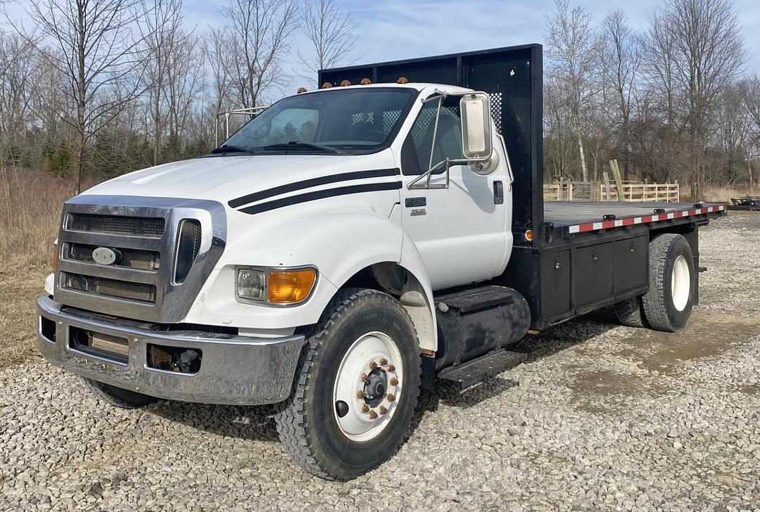 Image of Ford F-750 Primary image