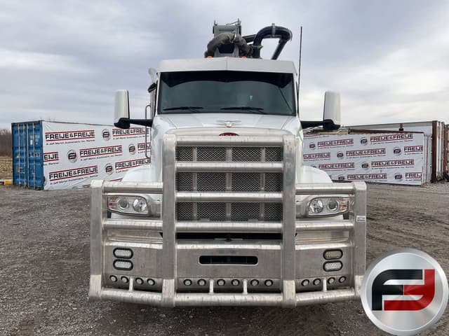 Image of Peterbilt 567 equipment image 1