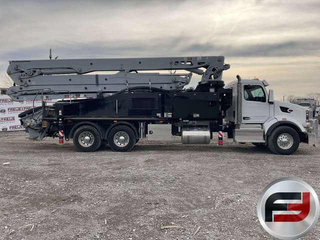 Image of Peterbilt 567 equipment image 3