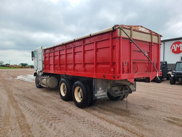 Image of Freightliner Undetermined equipment image 3