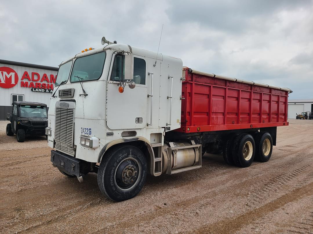 Image of Freightliner Undetermined Primary image