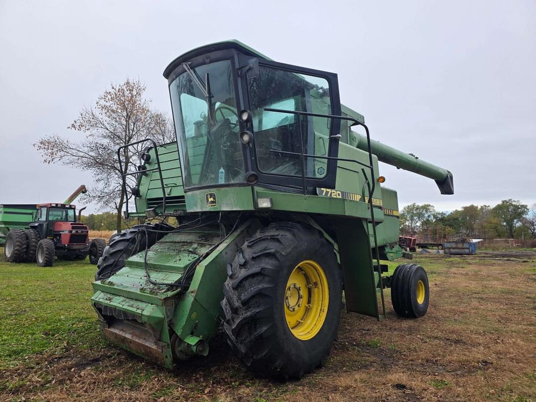 Image of John Deere 7720 Primary image