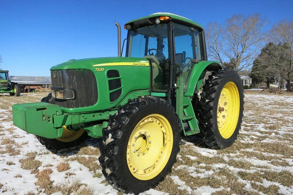 Image of John Deere 7330 Primary image