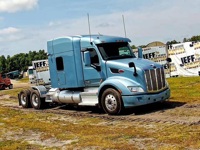 Image of Peterbilt 579 equipment image 2