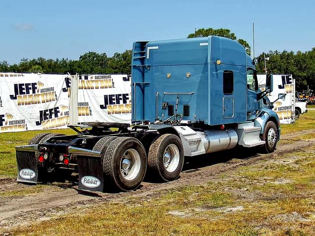 Image of Peterbilt 579 equipment image 4