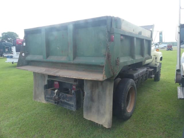 Image of GMC Topkick equipment image 2
