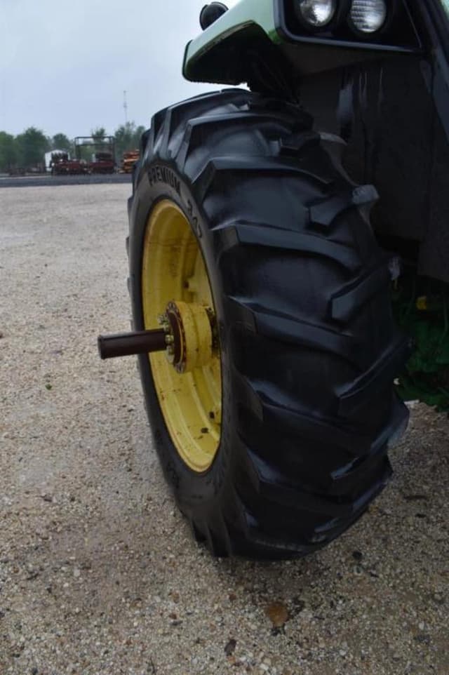 Image of John Deere 4250 equipment image 4