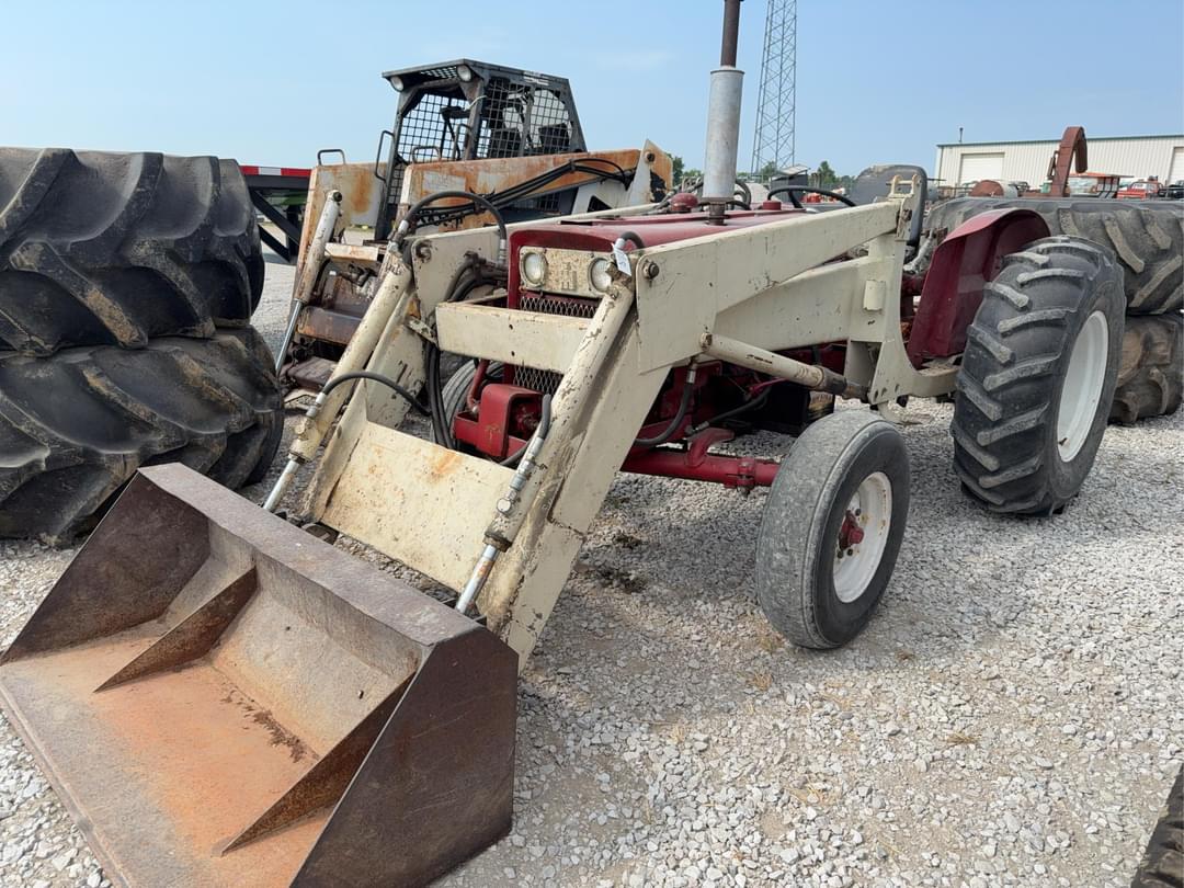 Image of International Harvester 2424 Primary image