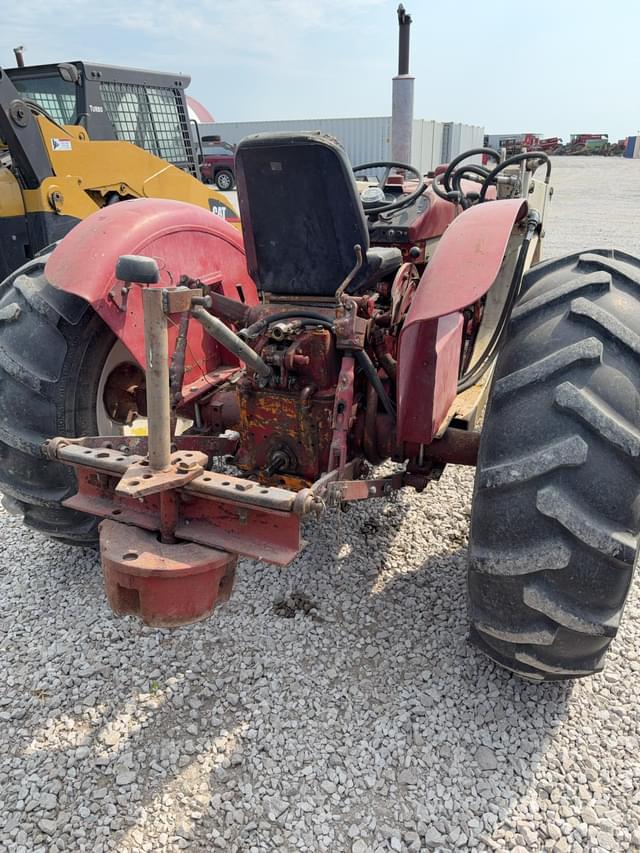 Image of International Harvester 2424 equipment image 4