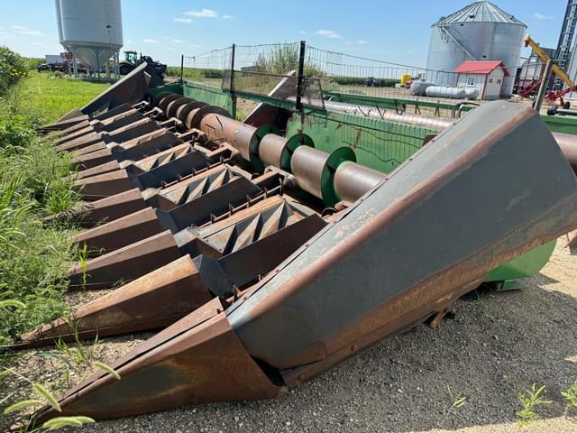 Image of John Deere 925 equipment image 1