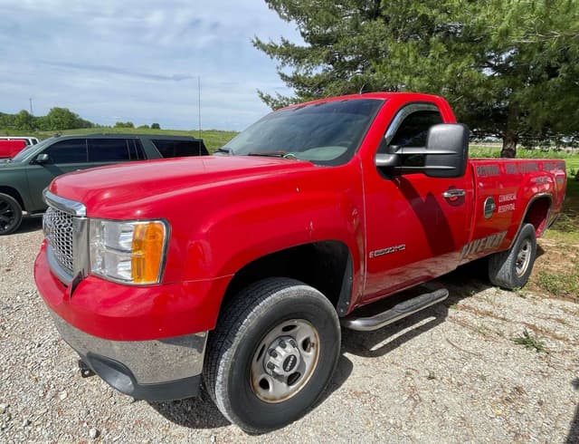 Image of GMC 2500HD equipment image 1