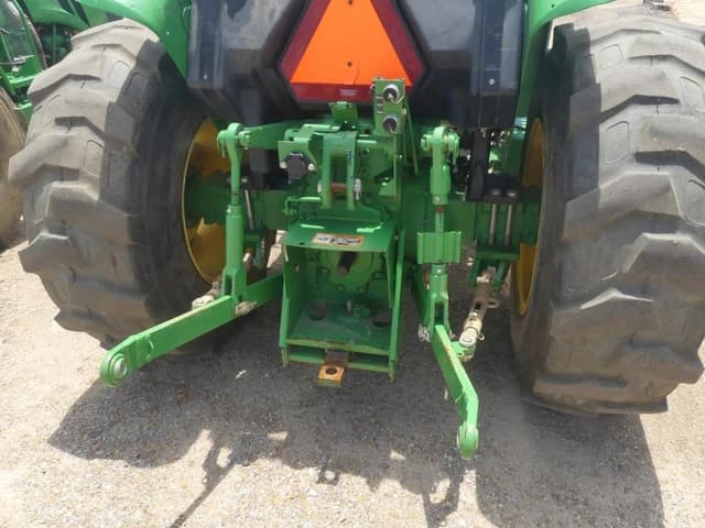 Image of John Deere 5045E equipment image 3