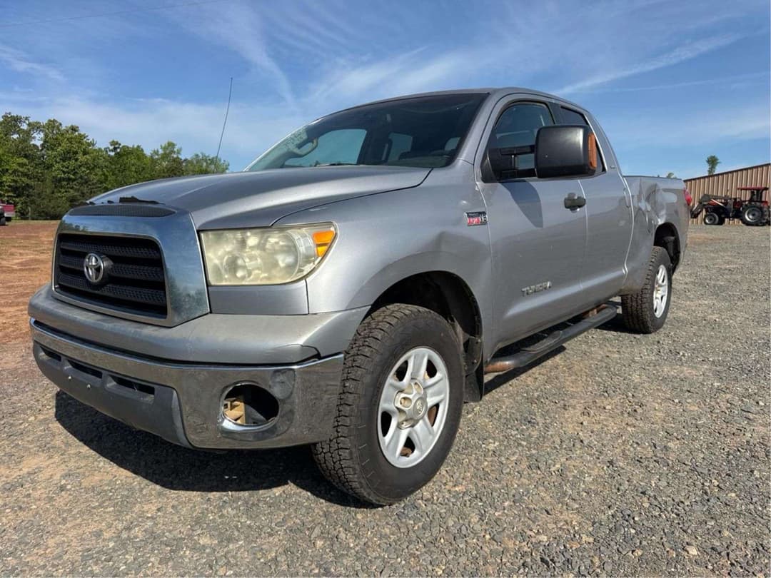 Image of Toyota Tundra SR5 Primary image