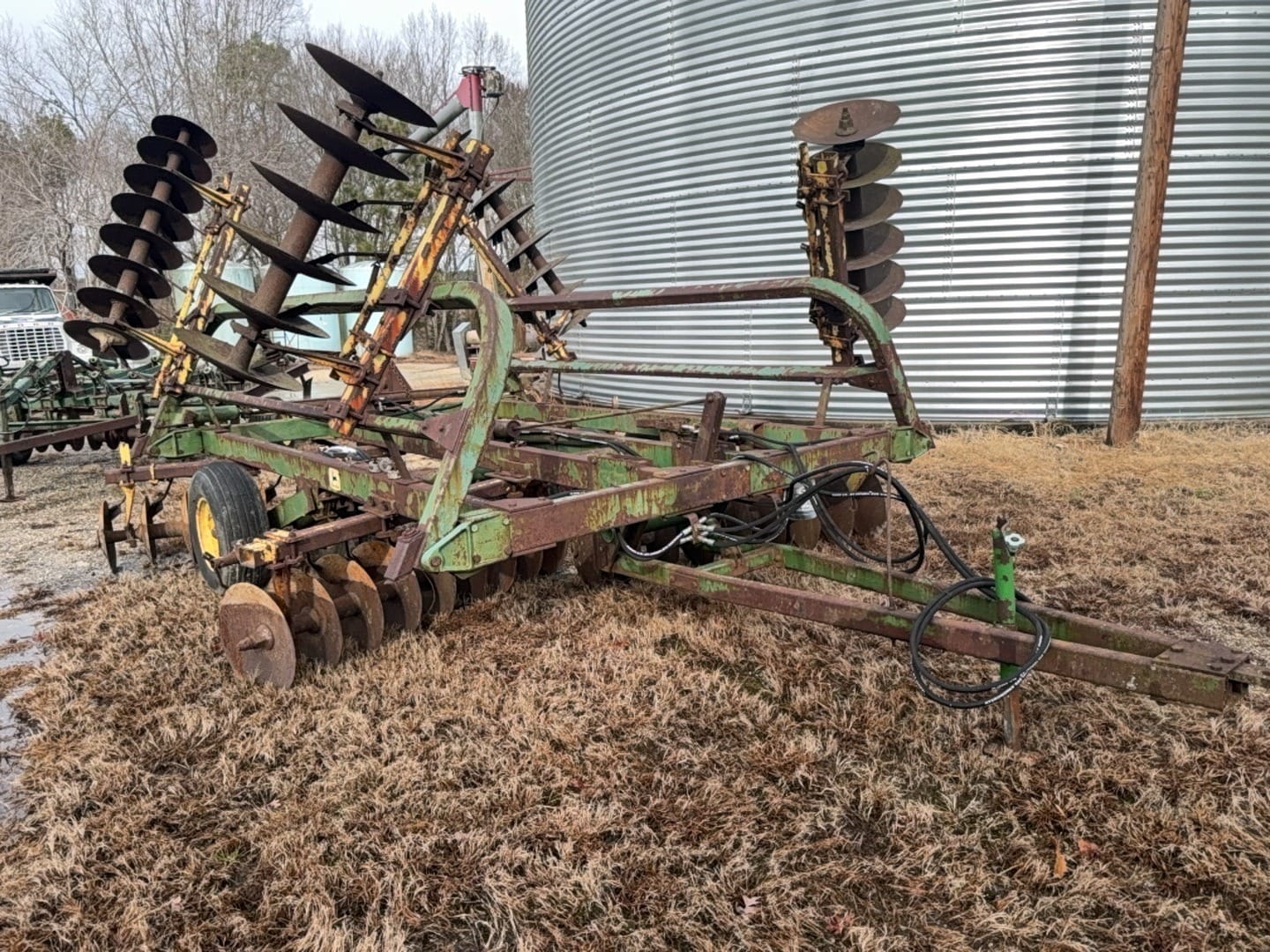 John Deere 230 Equipment Image0