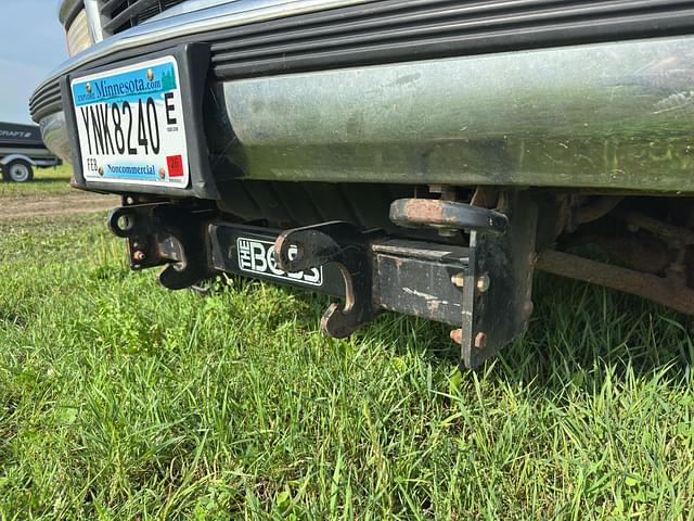 Image of Chevrolet 3500 equipment image 2