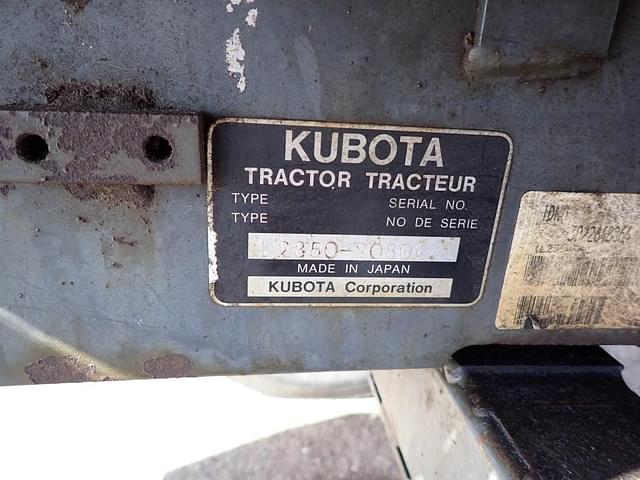 Image of Kubota L2350 equipment image 3